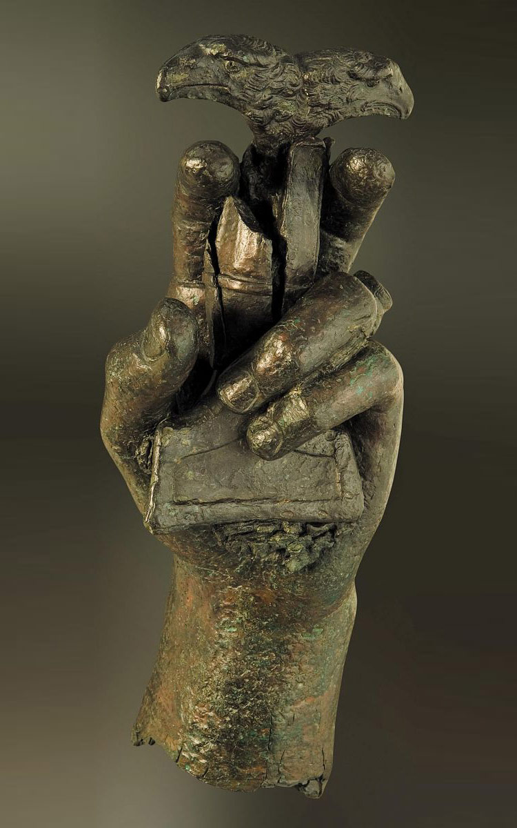 CONSTANTIN Ier et ses Césars par BSI - Page 5 Mano-bronce-1-arqueologia-marq-alicante