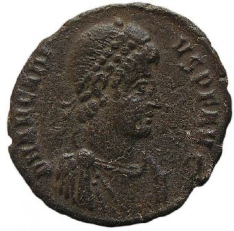 Moneda (Ae2) Años 392-395 d. C.